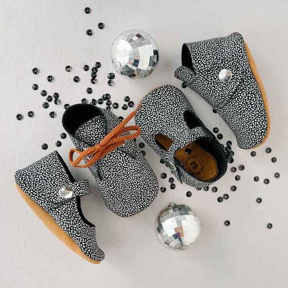 the snap boot: silver cheetah