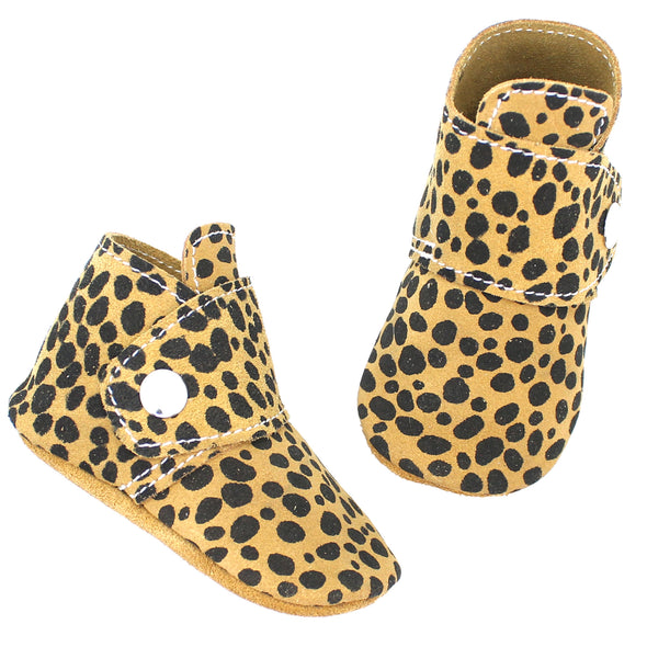 the snap boot: animal dot